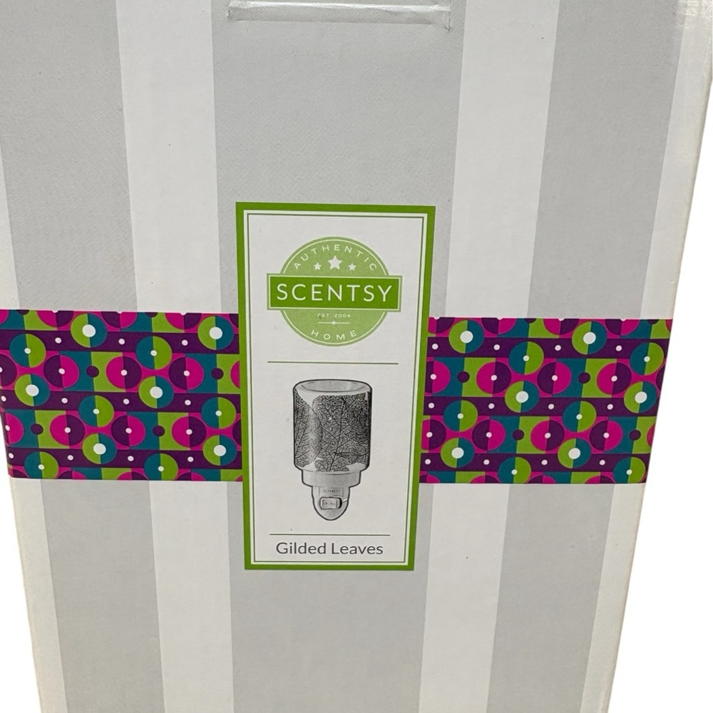 Scentsy Gilded Leaves Plug-In Warmer One Size White Gold NIB Sold Out - Picture 2 of 10